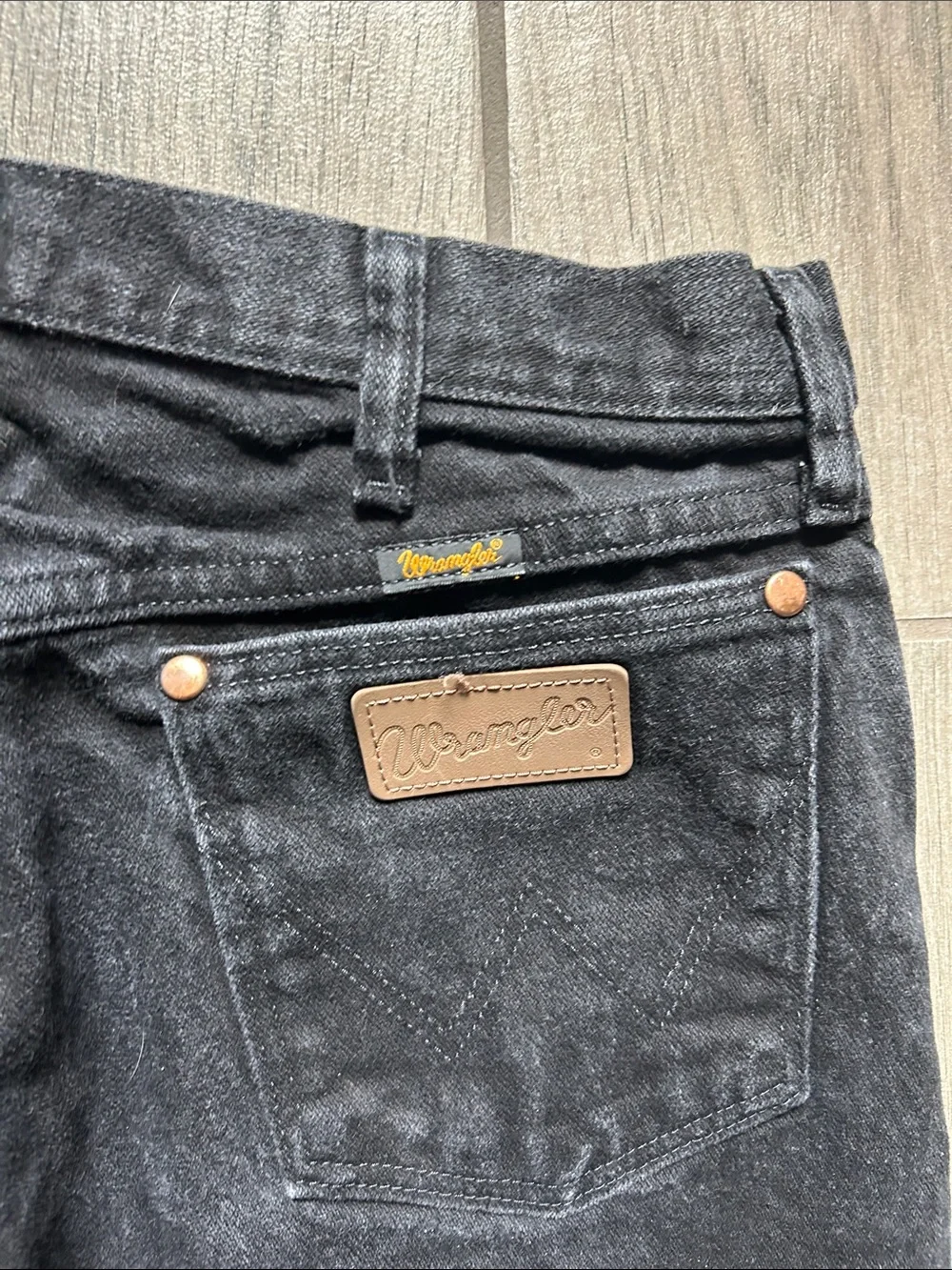 Wrangler Black Straight-Leg Men's Jeans